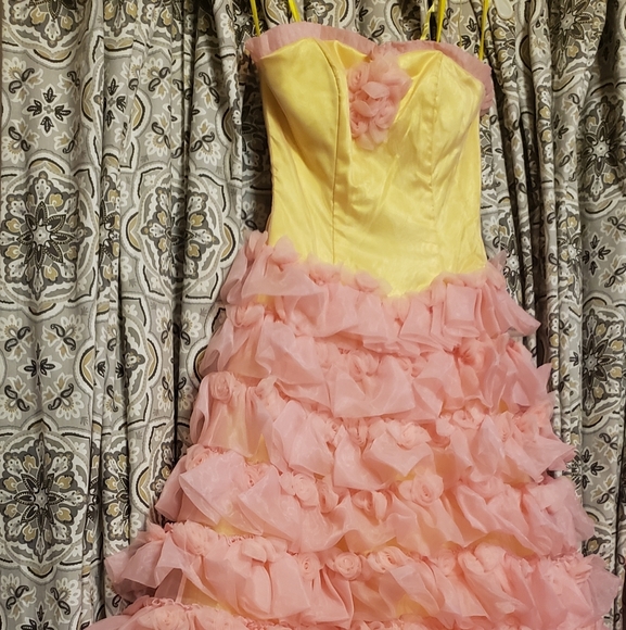 Prom Dress - Picture 4 of 4